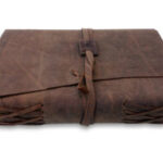 Leren-schrift-GROOT-leder-Only-Naturals-geschept-papier-02-300×188-1.jpg