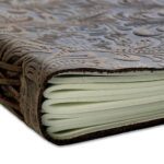 Only-Natural-notebook-schrift-bruin-suedeleer-30x23cm-04.jpg